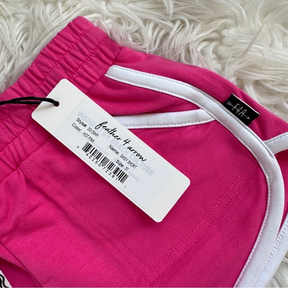 NWT Feather 4 Arrow | Hot Pink Daisy Short - Picture 2 of 7